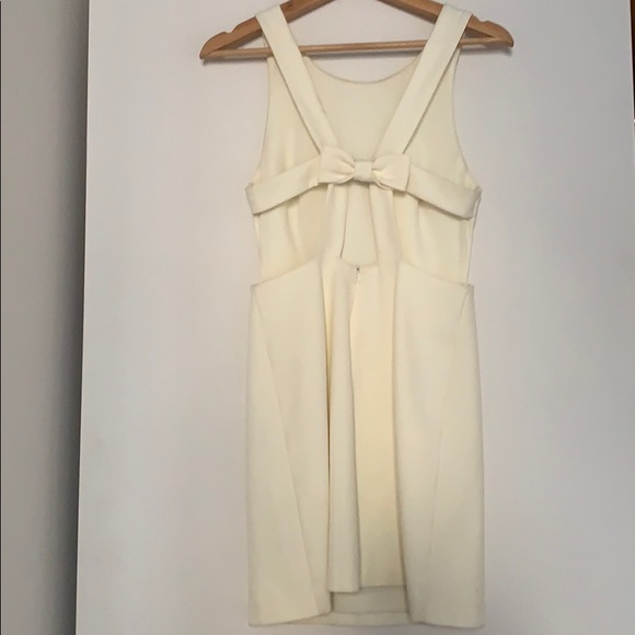 White dress with open back - Picture 2 of 3